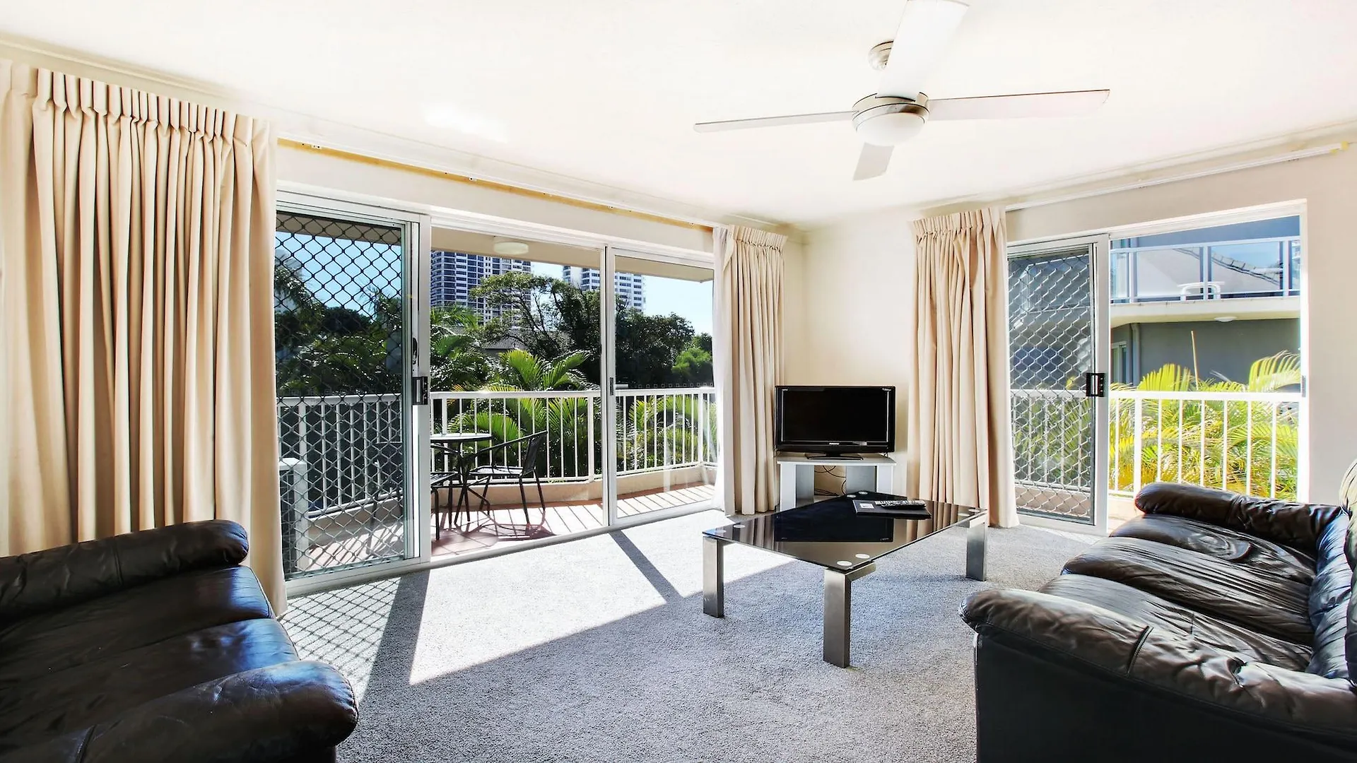 Mari Court Resort Gold Coast Aparthotel