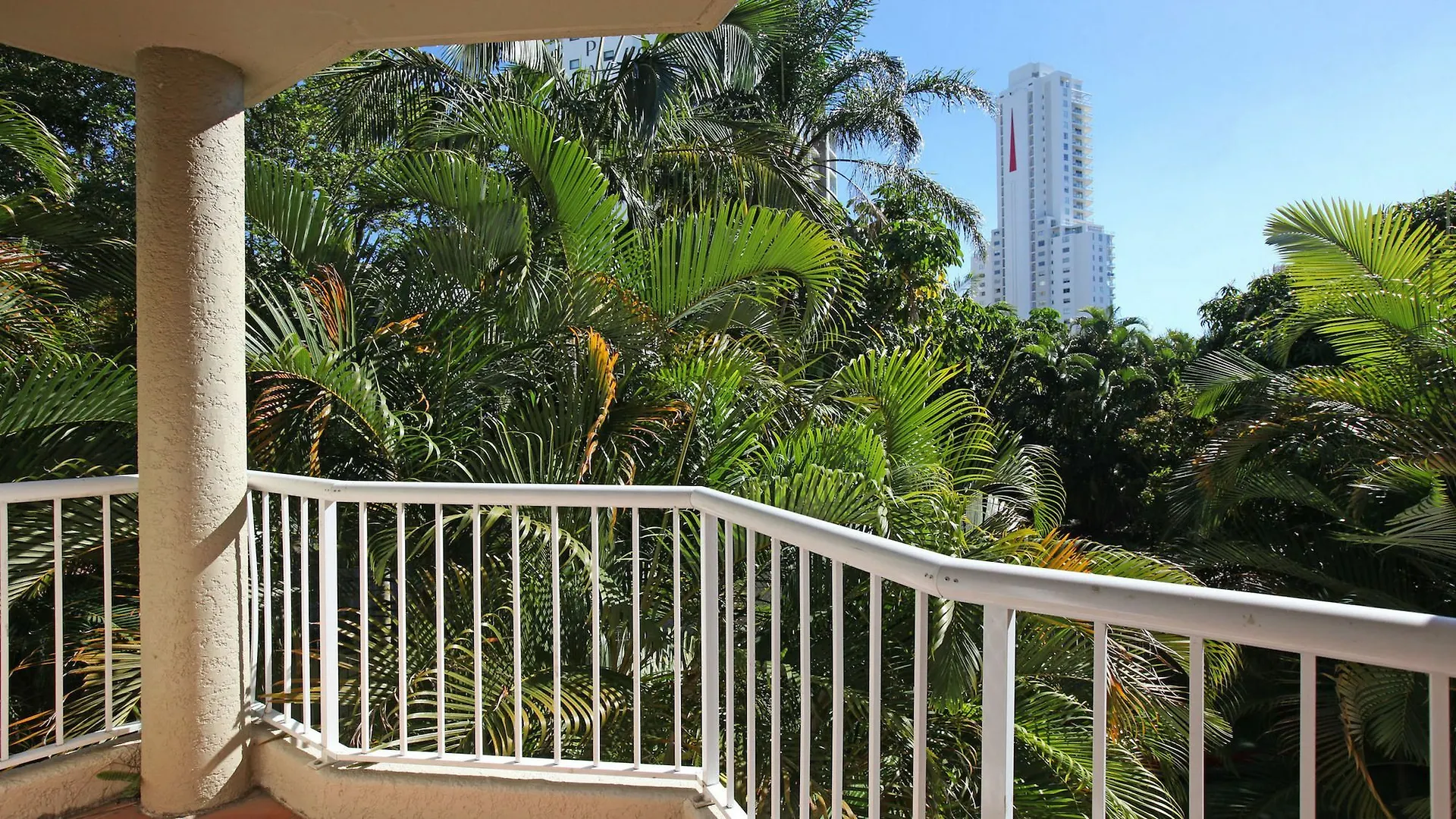 Mari Court Resort Gold Coast Aparthotel