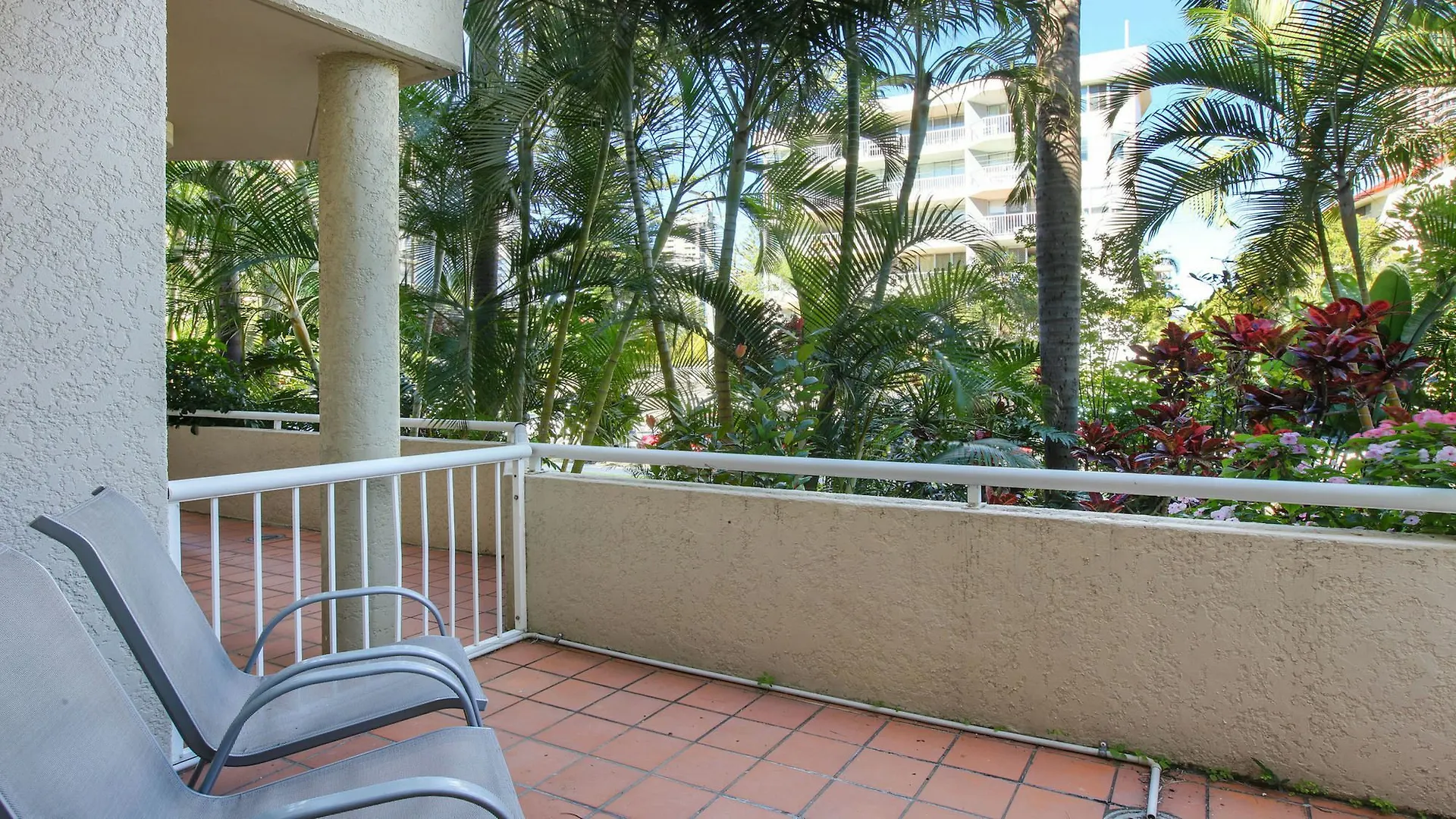 Mari Court Resort Gold Coast Aparthotel